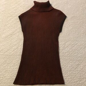 Elliott Lauren silk blend sleeveless turtleneck top. Size small.